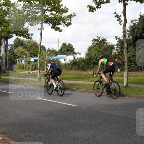 10.08.2025 - GEWOBA Citytriathlon Bremen Yannick Fuchs http://msf.ph/oto/8573077 10.08.2025 12:58:30 Radfahren 609, 619, 726, 795, 870 meine-sportfotos.de