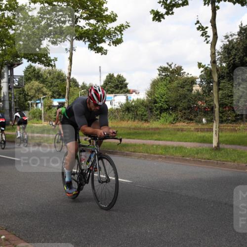 10.08.2025 - GEWOBA Citytriathlon Bremen Yannick Fuchs http://msf.ph/oto/8573078 10.08.2025 12:58:31 Radfahren 609, 619, 726, 795, 802, 870 meine-sportfotos.de