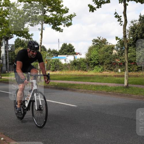 10.08.2025 - GEWOBA Citytriathlon Bremen Yannick Fuchs http://msf.ph/oto/8573083 10.08.2025 12:58:41 Radfahren 609, 762, 795, 802, 870, 885, 910, 921 meine-sportfotos.de