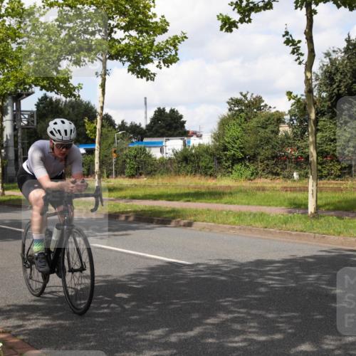 10.08.2025 - GEWOBA Citytriathlon Bremen Yannick Fuchs http://msf.ph/oto/8573085 10.08.2025 12:58:47 Radfahren 602, 609, 705, 762, 795, 802, 870, 885, 910, 921, 1038 meine-sportfotos.de