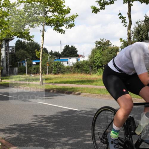 10.08.2025 - GEWOBA Citytriathlon Bremen Yannick Fuchs http://msf.ph/oto/8573086 10.08.2025 12:58:47 Radfahren 602, 609, 705, 762, 795, 802, 870, 885, 910, 921, 1038 meine-sportfotos.de