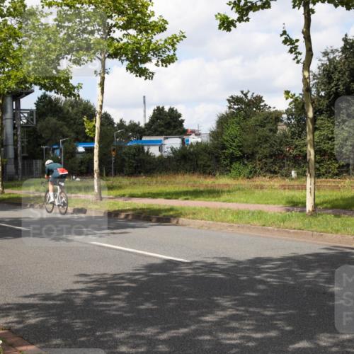 10.08.2025 - GEWOBA Citytriathlon Bremen Yannick Fuchs http://msf.ph/oto/8573090 10.08.2025 12:58:51 Radfahren 602, 705, 762, 802, 870, 885, 910, 921, 1038 meine-sportfotos.de