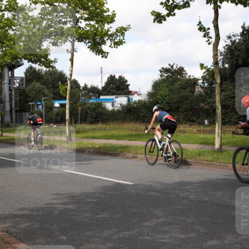 10.08.2025 - GEWOBA Citytriathlon Bremen Yannick Fuchs http://msf.ph/oto/8573096 10.08.2025 12:58:57 Radfahren 602, 705, 762, 885, 910, 921, 1038 meine-sportfotos.de