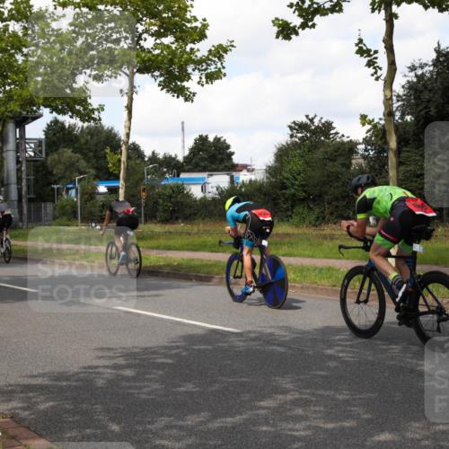 10.08.2025 - GEWOBA Citytriathlon Bremen Yannick Fuchs http://msf.ph/oto/8573100 10.08.2025 12:59:00 Radfahren 596, 602, 705, 762, 885, 921, 1038 meine-sportfotos.de
