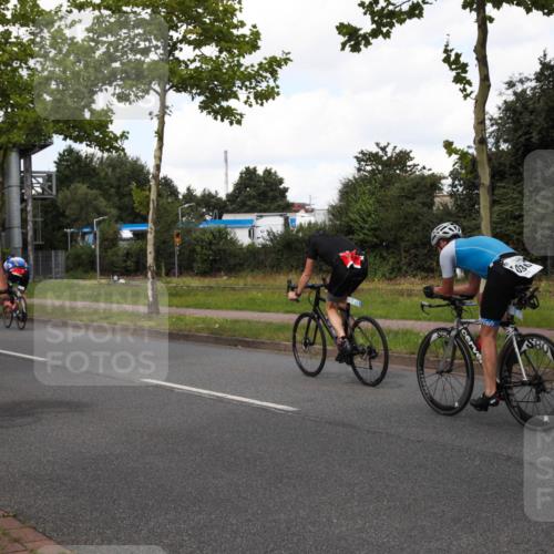 10.08.2025 - GEWOBA Citytriathlon Bremen Yannick Fuchs http://msf.ph/oto/8573106 10.08.2025 12:59:11 Radfahren 596, 611, 709, 710, 846 meine-sportfotos.de
