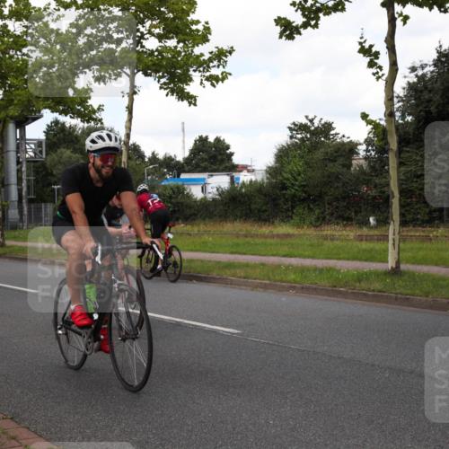 10.08.2025 - GEWOBA Citytriathlon Bremen Yannick Fuchs http://msf.ph/oto/8573112 10.08.2025 12:59:19 Radfahren 596, 606, 611, 709, 710, 846, 899, 975, 978 meine-sportfotos.de