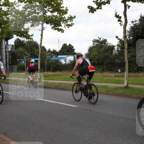 10.08.2025 - GEWOBA Citytriathlon Bremen Yannick Fuchs http://msf.ph/oto/8573114 10.08.2025 12:59:19 Radfahren 596, 606, 611, 709, 710, 846, 899, 975, 978 meine-sportfotos.de