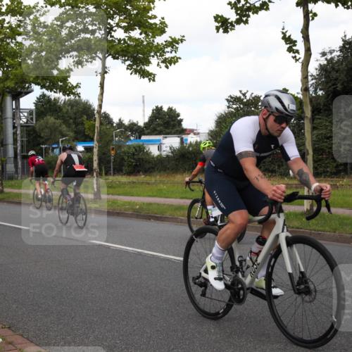 10.08.2025 - GEWOBA Citytriathlon Bremen Yannick Fuchs http://msf.ph/oto/8573116 10.08.2025 12:59:20 Radfahren 596, 606, 611, 709, 710, 846, 899, 975, 978 meine-sportfotos.de