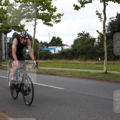 10.08.2025 - GEWOBA Citytriathlon Bremen Yannick Fuchs http://msf.ph/oto/8573120 10.08.2025 12:59:31 Radfahren 595, 606, 611, 710, 846, 899, 975, 978 meine-sportfotos.de