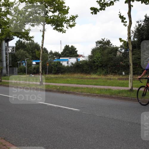 10.08.2025 - GEWOBA Citytriathlon Bremen Yannick Fuchs http://msf.ph/oto/8573126 10.08.2025 12:59:43 Radfahren 595, 614, 623, 628, 644, 698, 850, 889, 907, 934, 949 meine-sportfotos.de