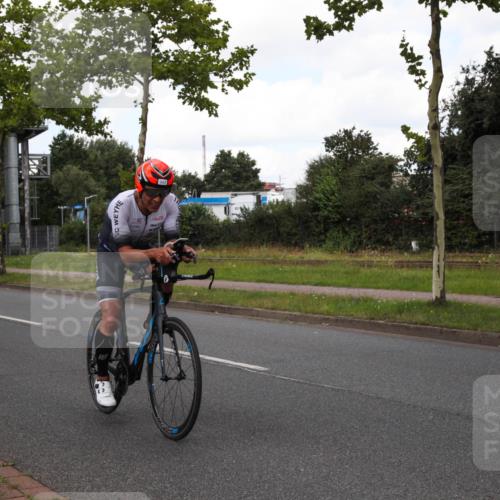 10.08.2025 - GEWOBA Citytriathlon Bremen Yannick Fuchs http://msf.ph/oto/8573127 10.08.2025 12:59:46 Radfahren 595, 614, 623, 628, 644, 698, 850, 889, 907, 934, 949 meine-sportfotos.de