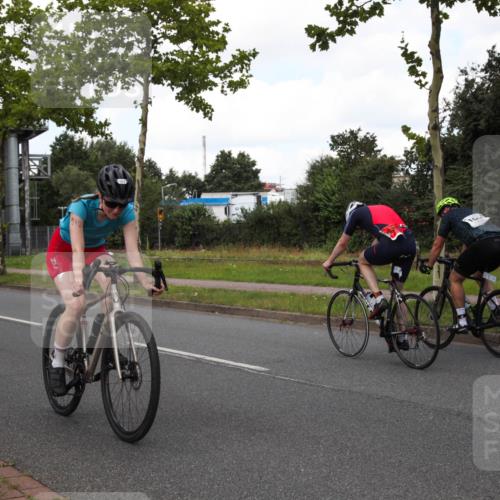 10.08.2025 - GEWOBA Citytriathlon Bremen Yannick Fuchs http://msf.ph/oto/8573129 10.08.2025 12:59:47 Radfahren 595, 614, 623, 628, 644, 698, 850, 889, 907, 934, 949, 1002 meine-sportfotos.de