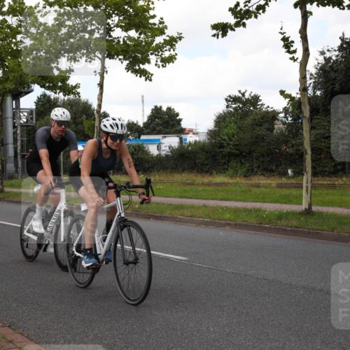 10.08.2025 - GEWOBA Citytriathlon Bremen Yannick Fuchs http://msf.ph/oto/8573134 10.08.2025 12:59:52 Radfahren 595, 614, 623, 628, 644, 698, 835, 850, 871, 889, 907, 934, 949, 1002, 1030 meine-sportfotos.de