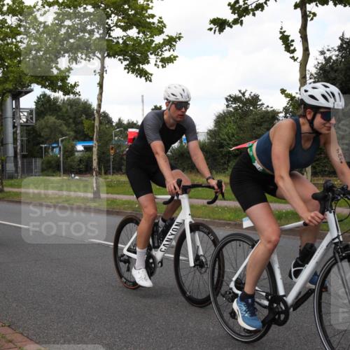 10.08.2025 - GEWOBA Citytriathlon Bremen Yannick Fuchs http://msf.ph/oto/8573135 10.08.2025 12:59:53 Radfahren 595, 614, 623, 628, 644, 698, 835, 850, 871, 889, 907, 934, 949, 1002, 1022, 1030 meine-sportfotos.de