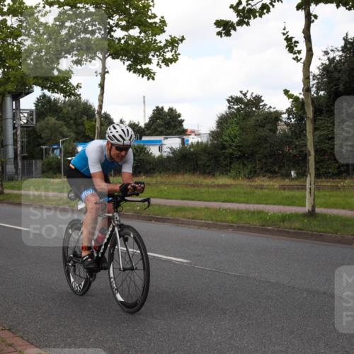 10.08.2025 - GEWOBA Citytriathlon Bremen Yannick Fuchs http://msf.ph/oto/8573139 10.08.2025 12:59:58 Radfahren 614, 623, 628, 652, 698, 835, 848, 850, 871, 889, 907, 934, 1002, 1012, 1022, 1030 meine-sportfotos.de