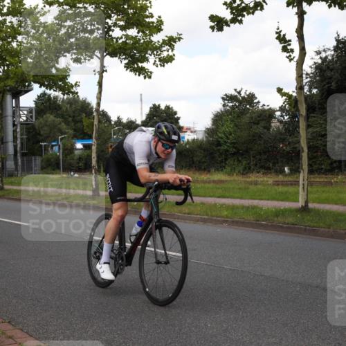10.08.2025 - GEWOBA Citytriathlon Bremen Yannick Fuchs http://msf.ph/oto/8573142 10.08.2025 13:00:01 Radfahren 614, 623, 628, 652, 698, 803, 835, 848, 850, 871, 889, 934, 1002, 1012, 1022, 1030 meine-sportfotos.de