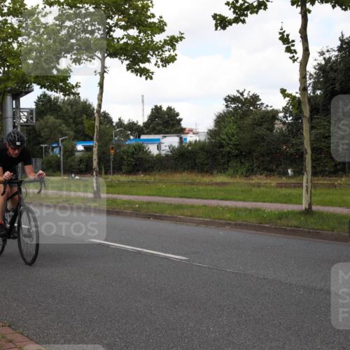 10.08.2025 - GEWOBA Citytriathlon Bremen Yannick Fuchs http://msf.ph/oto/8573143 10.08.2025 13:00:02 Radfahren 614, 623, 628, 652, 698, 803, 835, 848, 850, 871, 889, 934, 983, 1002, 1012, 1022, 1030 meine-sportfotos.de