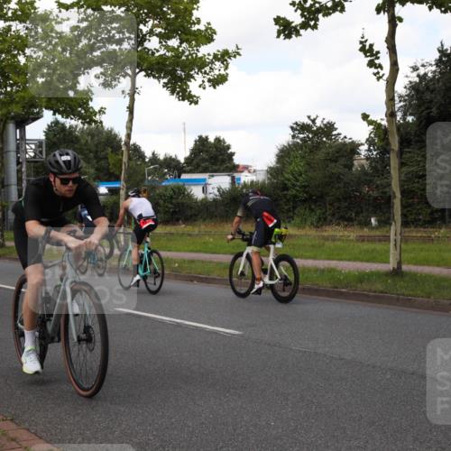 10.08.2025 - GEWOBA Citytriathlon Bremen Yannick Fuchs http://msf.ph/oto/8573155 10.08.2025 13:00:13 Radfahren 652, 665, 803, 835, 848, 871, 983, 1012, 1022, 1030 meine-sportfotos.de