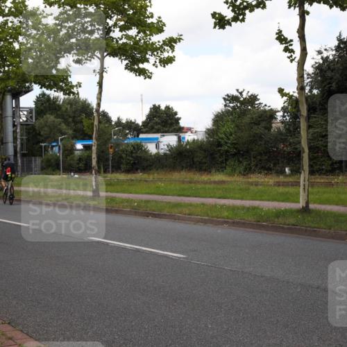 10.08.2025 - GEWOBA Citytriathlon Bremen Yannick Fuchs http://msf.ph/oto/8573157 10.08.2025 13:00:15 Radfahren 652, 665, 803, 848, 871, 983, 1012, 1022 meine-sportfotos.de