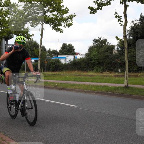 10.08.2025 - GEWOBA Citytriathlon Bremen Yannick Fuchs http://msf.ph/oto/8573158 10.08.2025 13:00:17 Radfahren 652, 665, 803, 848, 871, 983, 1012, 1022 meine-sportfotos.de