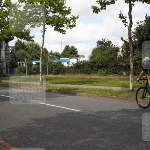 10.08.2025 - GEWOBA Citytriathlon Bremen Yannick Fuchs http://msf.ph/oto/8573162 10.08.2025 13:00:38 Radfahren 581, 613, 785, 1023 meine-sportfotos.de