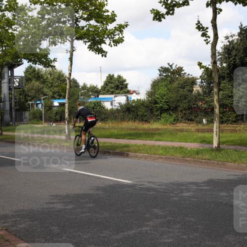 10.08.2025 - GEWOBA Citytriathlon Bremen Yannick Fuchs http://msf.ph/oto/8573163 10.08.2025 13:00:39 Radfahren 581, 613, 785, 1023 meine-sportfotos.de
