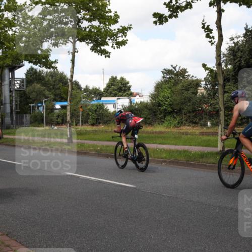 10.08.2025 - GEWOBA Citytriathlon Bremen Yannick Fuchs http://msf.ph/oto/8573167 10.08.2025 13:00:44 Radfahren 581, 613, 677, 785, 1023 meine-sportfotos.de