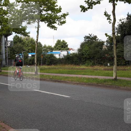 10.08.2025 - GEWOBA Citytriathlon Bremen Yannick Fuchs http://msf.ph/oto/8573174 10.08.2025 13:00:51 Radfahren 581, 613, 646, 669, 677, 684, 785, 862, 1023 meine-sportfotos.de
