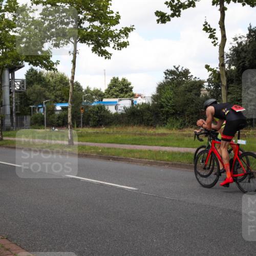 10.08.2025 - GEWOBA Citytriathlon Bremen Yannick Fuchs http://msf.ph/oto/8573176 10.08.2025 13:00:54 Radfahren 581, 613, 646, 669, 677, 684, 713, 862, 1023 meine-sportfotos.de