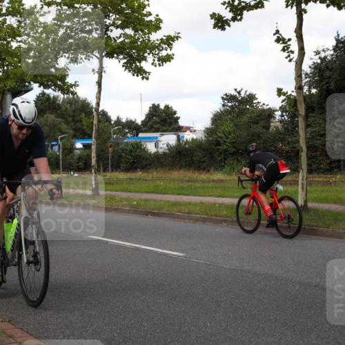 10.08.2025 - GEWOBA Citytriathlon Bremen Yannick Fuchs http://msf.ph/oto/8573192 10.08.2025 13:01:16 Radfahren 713, 829, 837, 926, 944, 1001 meine-sportfotos.de
