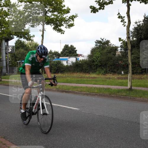 10.08.2025 - GEWOBA Citytriathlon Bremen Yannick Fuchs http://msf.ph/oto/8573194 10.08.2025 13:01:22 Radfahren 800, 816, 829, 837, 926, 1001 meine-sportfotos.de