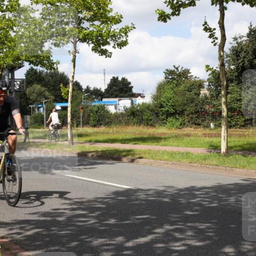 10.08.2025 - GEWOBA Citytriathlon Bremen Yannick Fuchs http://msf.ph/oto/8573206 10.08.2025 13:01:40 Radfahren 608, 663, 703, 716, 754, 800, 816, 819, 828, 851, 923 meine-sportfotos.de