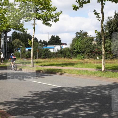 10.08.2025 - GEWOBA Citytriathlon Bremen Yannick Fuchs http://msf.ph/oto/8573214 10.08.2025 13:01:42 Radfahren 608, 663, 703, 716, 754, 800, 816, 819, 828, 851, 923, 953 meine-sportfotos.de