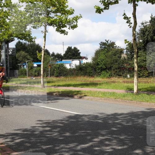 10.08.2025 - GEWOBA Citytriathlon Bremen Yannick Fuchs http://msf.ph/oto/8573219 10.08.2025 13:01:44 Radfahren 608, 663, 703, 716, 754, 800, 816, 819, 828, 851, 923, 953, 964 meine-sportfotos.de