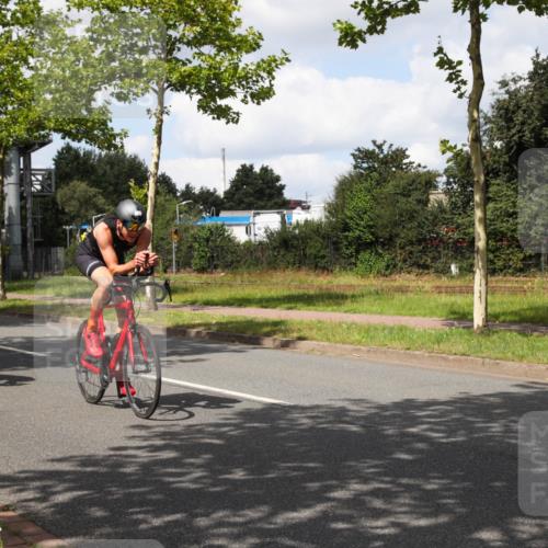 10.08.2025 - GEWOBA Citytriathlon Bremen Yannick Fuchs http://msf.ph/oto/8573220 10.08.2025 13:01:44 Radfahren 608, 663, 703, 716, 754, 800, 816, 819, 828, 851, 923, 953, 964 meine-sportfotos.de