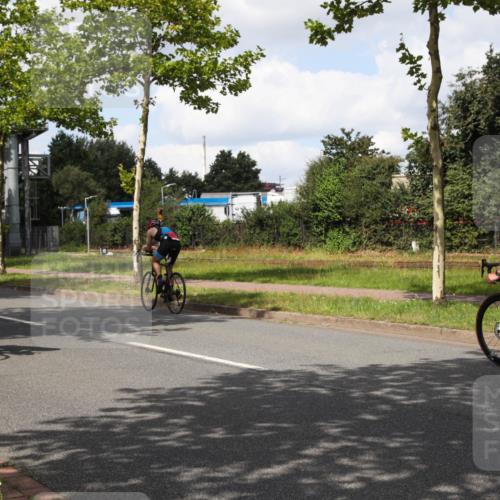 10.08.2025 - GEWOBA Citytriathlon Bremen Yannick Fuchs http://msf.ph/oto/8573230 10.08.2025 13:01:48 Radfahren 586, 608, 663, 703, 716, 754, 819, 828, 842, 851, 923, 953, 964 meine-sportfotos.de