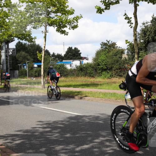 10.08.2025 - GEWOBA Citytriathlon Bremen Yannick Fuchs http://msf.ph/oto/8573232 10.08.2025 13:01:48 Radfahren 586, 608, 663, 703, 716, 754, 819, 828, 842, 851, 923, 953, 964 meine-sportfotos.de