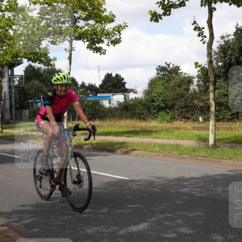 10.08.2025 - GEWOBA Citytriathlon Bremen Yannick Fuchs http://msf.ph/oto/8573234 10.08.2025 13:01:53 Radfahren 586, 703, 754, 819, 828, 842, 851, 923, 953, 964, 1011 meine-sportfotos.de
