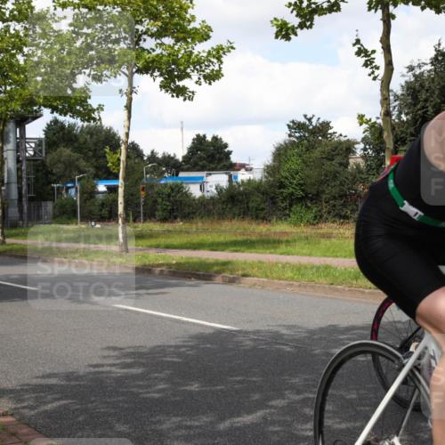 10.08.2025 - GEWOBA Citytriathlon Bremen Yannick Fuchs http://msf.ph/oto/8573237 10.08.2025 13:01:55 Radfahren 586, 703, 819, 828, 842, 923, 953, 964, 1011 meine-sportfotos.de