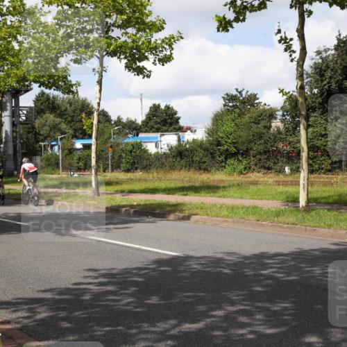 10.08.2025 - GEWOBA Citytriathlon Bremen Yannick Fuchs http://msf.ph/oto/8573248 10.08.2025 13:02:27 Radfahren 607, 647, 771, 955 meine-sportfotos.de