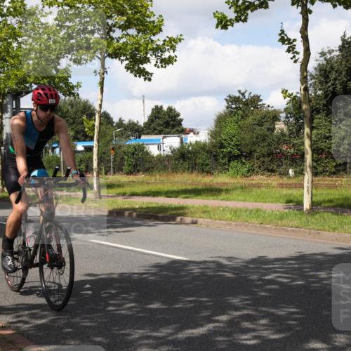 10.08.2025 - GEWOBA Citytriathlon Bremen Yannick Fuchs http://msf.ph/oto/8573278 10.08.2025 13:02:39 Radfahren 607, 647, 661, 712, 911, 955 meine-sportfotos.de