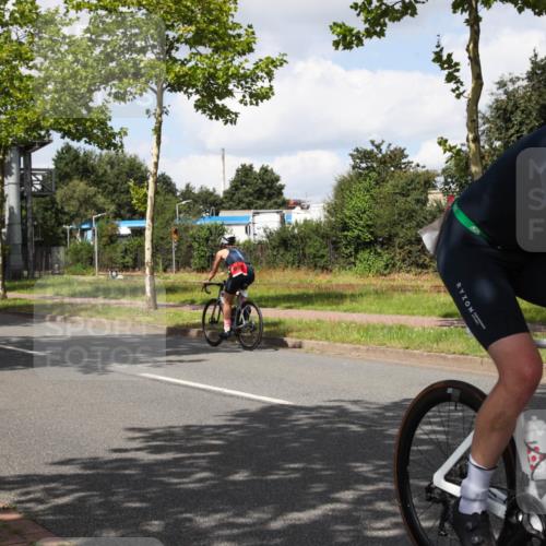 10.08.2025 - GEWOBA Citytriathlon Bremen Yannick Fuchs http://msf.ph/oto/8573284 10.08.2025 13:02:41 Radfahren 647, 661, 712, 911, 955 meine-sportfotos.de