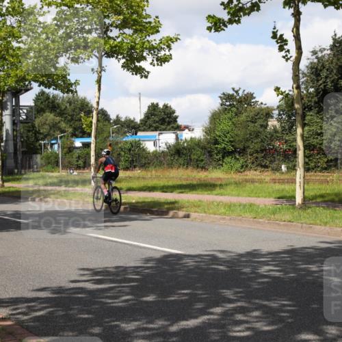 10.08.2025 - GEWOBA Citytriathlon Bremen Yannick Fuchs http://msf.ph/oto/8573285 10.08.2025 13:02:41 Radfahren 647, 661, 712, 911, 955 meine-sportfotos.de