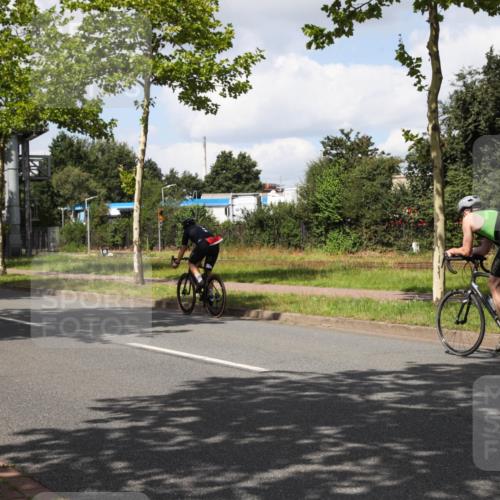 10.08.2025 - GEWOBA Citytriathlon Bremen Yannick Fuchs http://msf.ph/oto/8573293 10.08.2025 13:02:50 Radfahren 647, 661, 712, 911, 955, 1020 meine-sportfotos.de