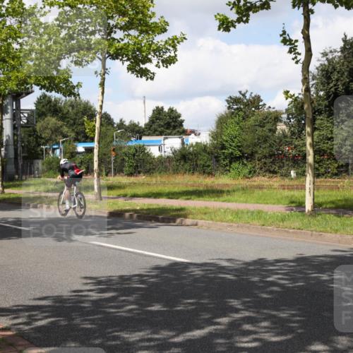 10.08.2025 - GEWOBA Citytriathlon Bremen Yannick Fuchs http://msf.ph/oto/8573299 10.08.2025 13:02:57 Radfahren 668, 693, 911, 945, 1020 meine-sportfotos.de