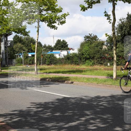 10.08.2025 - GEWOBA Citytriathlon Bremen Yannick Fuchs http://msf.ph/oto/8573301 10.08.2025 13:02:58 Radfahren 668, 693, 911, 945, 1020 meine-sportfotos.de