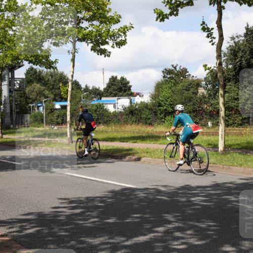 10.08.2025 - GEWOBA Citytriathlon Bremen Yannick Fuchs http://msf.ph/oto/8573304 10.08.2025 13:02:59 Radfahren 668, 693, 911, 945, 1020 meine-sportfotos.de