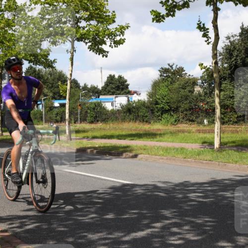 10.08.2025 - GEWOBA Citytriathlon Bremen Yannick Fuchs http://msf.ph/oto/8573318 10.08.2025 13:03:08 Radfahren 651, 668, 693, 748, 898, 945, 1020 meine-sportfotos.de