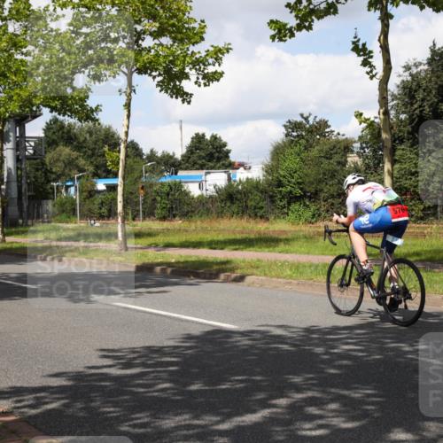 10.08.2025 - GEWOBA Citytriathlon Bremen Yannick Fuchs http://msf.ph/oto/8573321 10.08.2025 13:03:13 Radfahren 633, 651, 668, 693, 727, 748, 898, 945, 954 meine-sportfotos.de