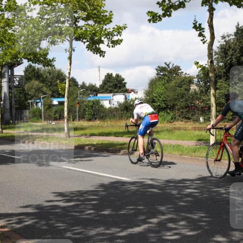 10.08.2025 - GEWOBA Citytriathlon Bremen Yannick Fuchs http://msf.ph/oto/8573322 10.08.2025 13:03:13 Radfahren 633, 651, 668, 693, 727, 748, 898, 945, 954 meine-sportfotos.de